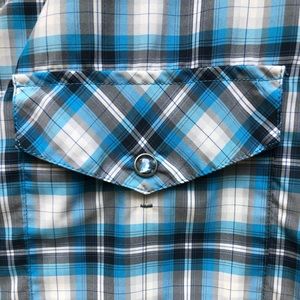 Large Blue Grey Kuhl pearl snap shirt sleeve shirt